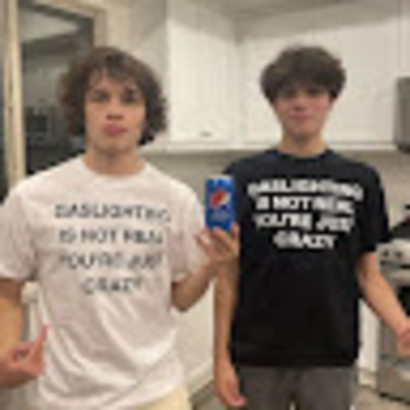 Meet your Posher, Alexis - Picture 1 of 1